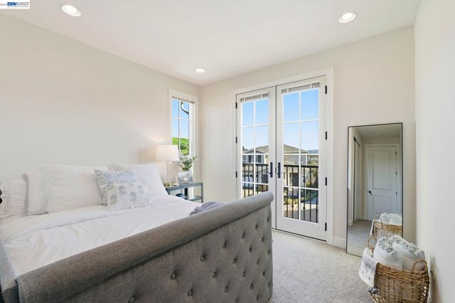 201 Willowbrook Ln, Moraga, CA 94556