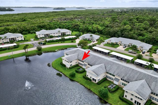 830 Lake Orchid Circle 207, Vero Beach, FL 32962