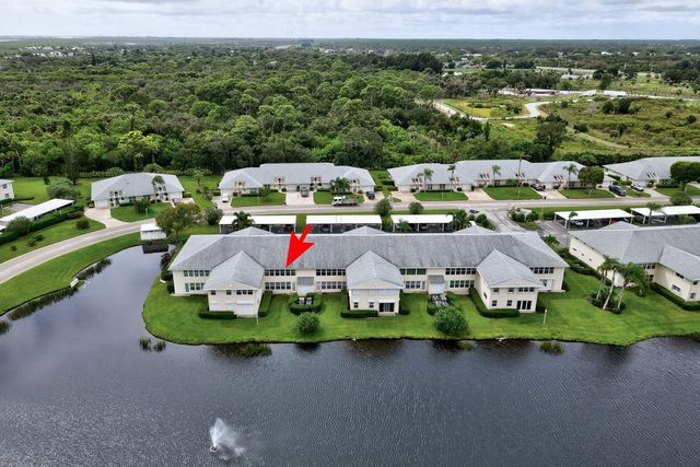 830 Lake Orchid Circle 207, Vero Beach, FL 32962