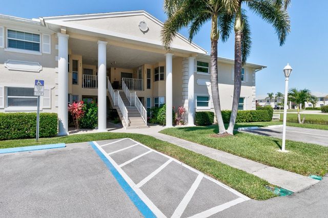830 Lake Orchid Circle 207, Vero Beach, FL 32962