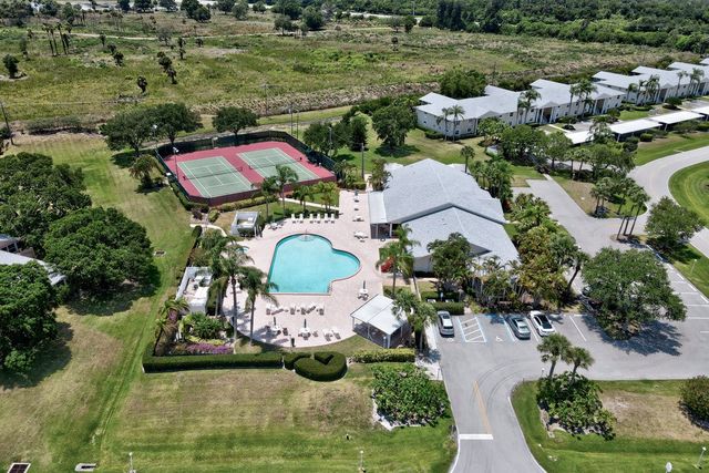 830 Lake Orchid Circle 207, Vero Beach, FL 32962