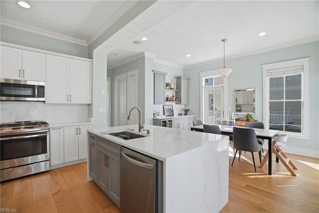 4520 Maiden LN, Norfolk, VA 23518