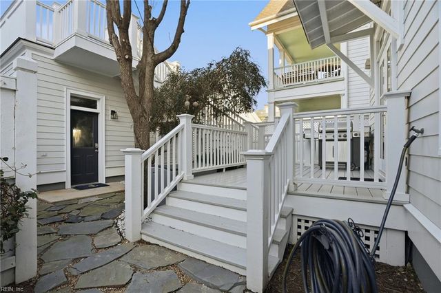 4520 Maiden LN, Norfolk, VA 23518