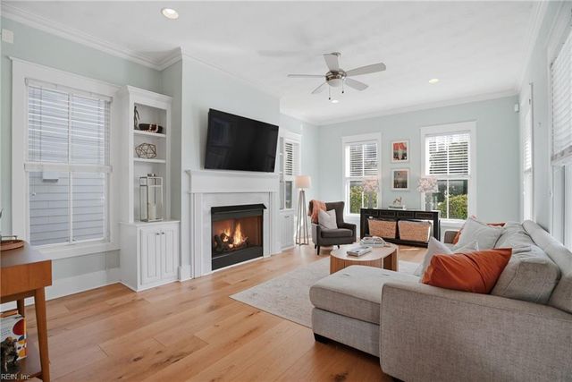 4520 Maiden LN, Norfolk, VA 23518