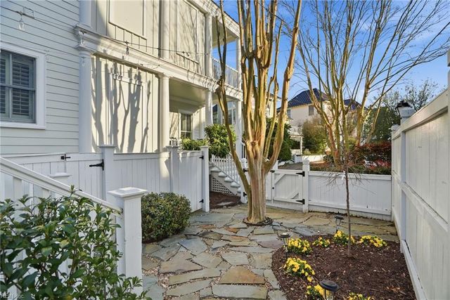 4520 Maiden LN, Norfolk, VA 23518