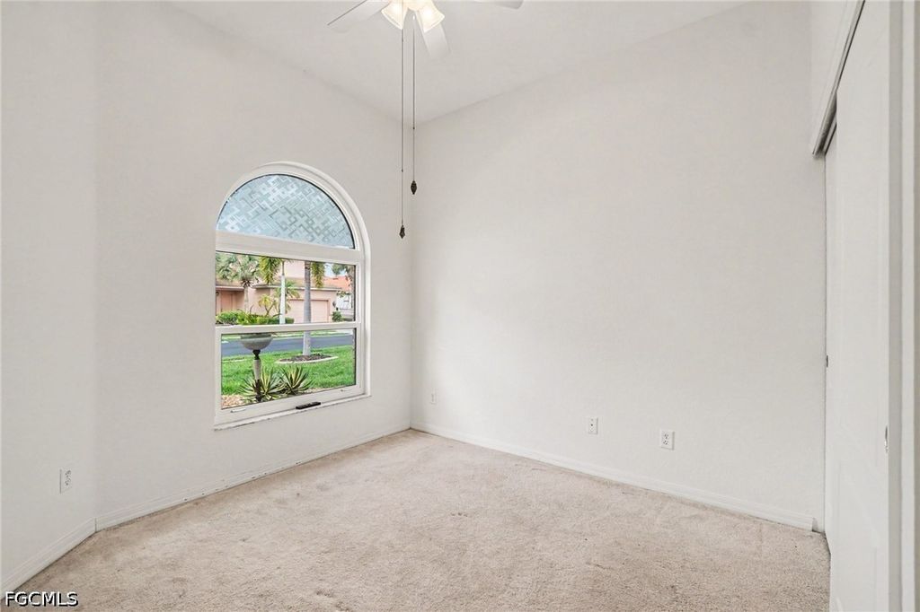 Image 14 of property listing at 2549 Deerfield Lake CT, Cape Coral, FL 33909