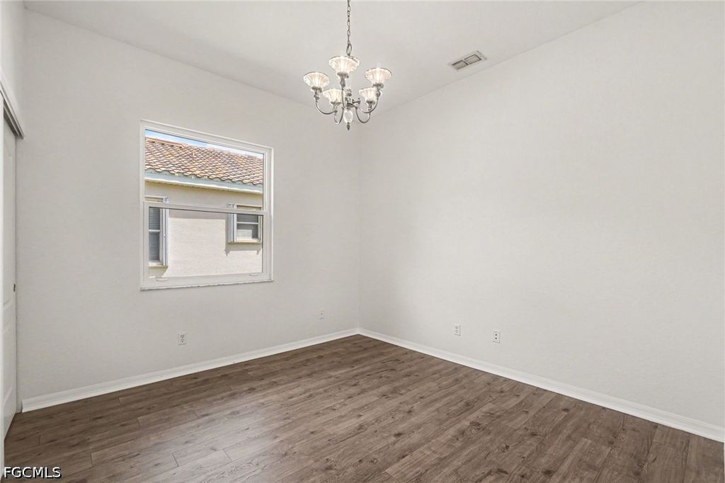 Image 15 of property listing at 2549 Deerfield Lake CT, Cape Coral, FL 33909