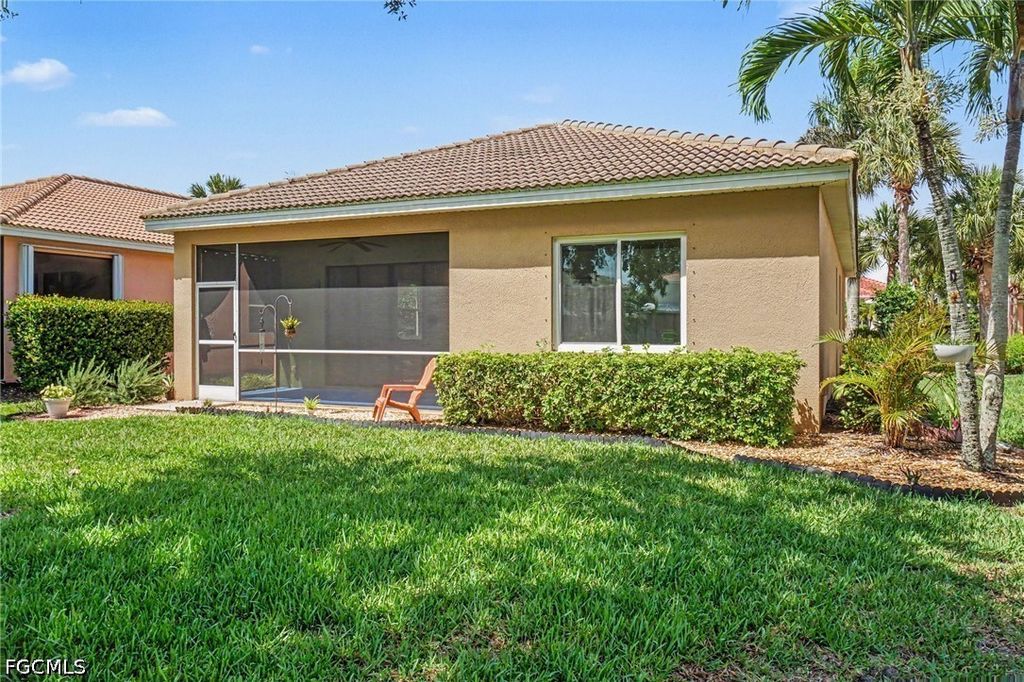 Image 24 of property listing at 2549 Deerfield Lake CT, Cape Coral, FL 33909