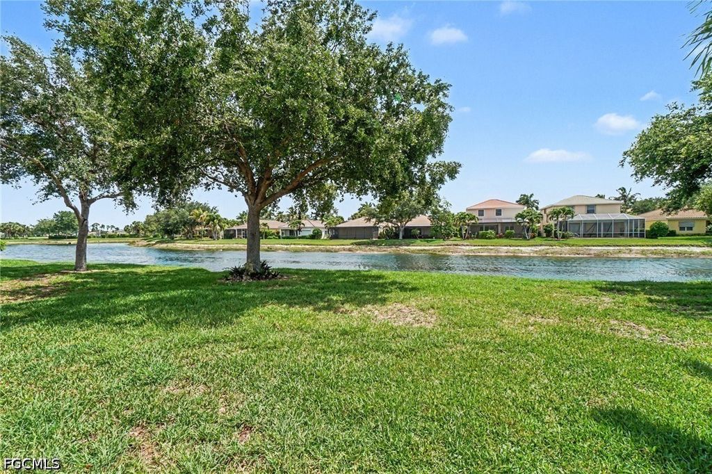 Image 27 of property listing at 2549 Deerfield Lake CT, Cape Coral, FL 33909