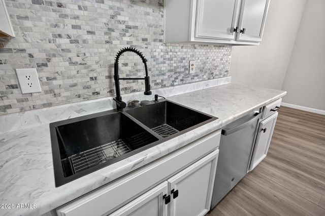 948 S ALMA SCHOOL Road 154, Mesa, AZ 85210