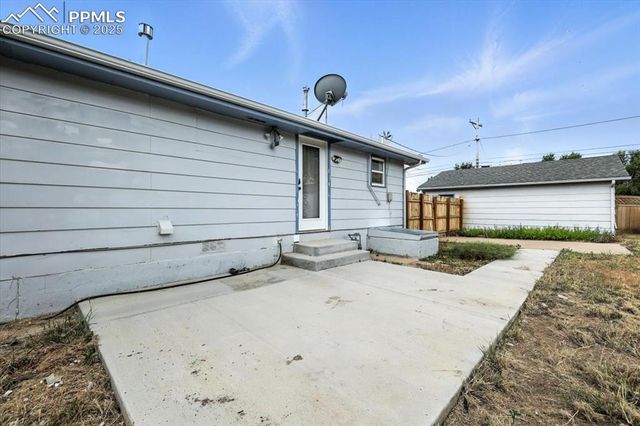 2402 W 17th Street, Pueblo, CO 81003