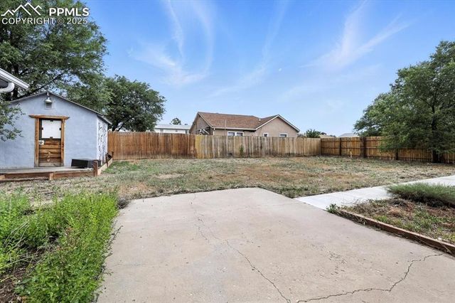 2402 W 17th Street, Pueblo, CO 81003