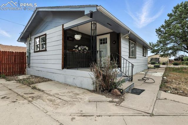 2402 W 17th Street, Pueblo, CO 81003