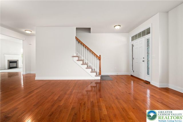 1638 Ressler Drive, South Whitehall Twp, PA 18069