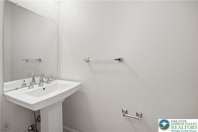 1638 Ressler Drive, South Whitehall Twp, PA 18069