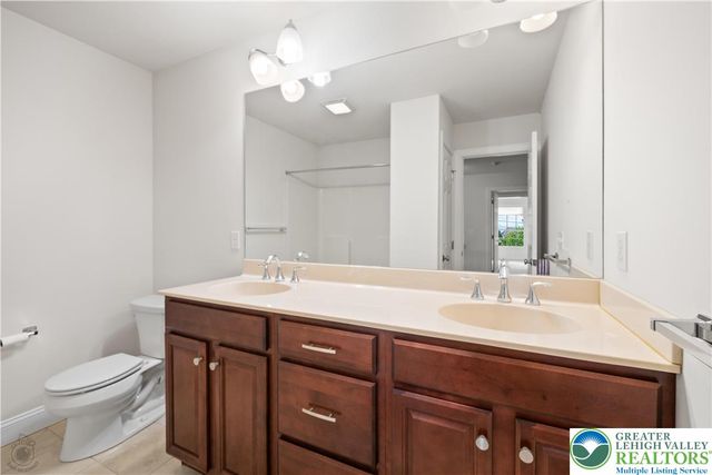 1638 Ressler Drive, South Whitehall Twp, PA 18069