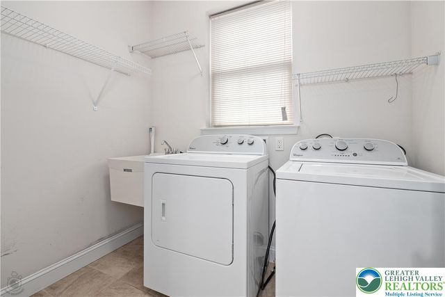 1638 Ressler Drive, South Whitehall Twp, PA 18069