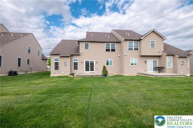 1638 Ressler Drive, South Whitehall Twp, PA 18069