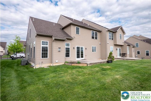 1638 Ressler Drive, South Whitehall Twp, PA 18069