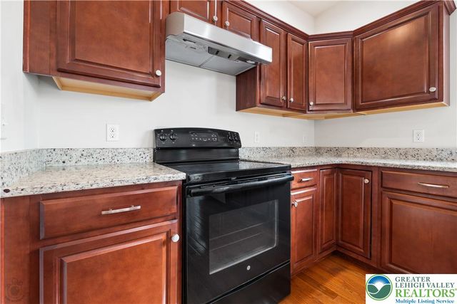 1638 Ressler Drive, South Whitehall Twp, PA 18069