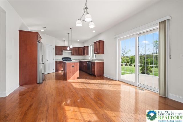 1638 Ressler Drive, South Whitehall Twp, PA 18069