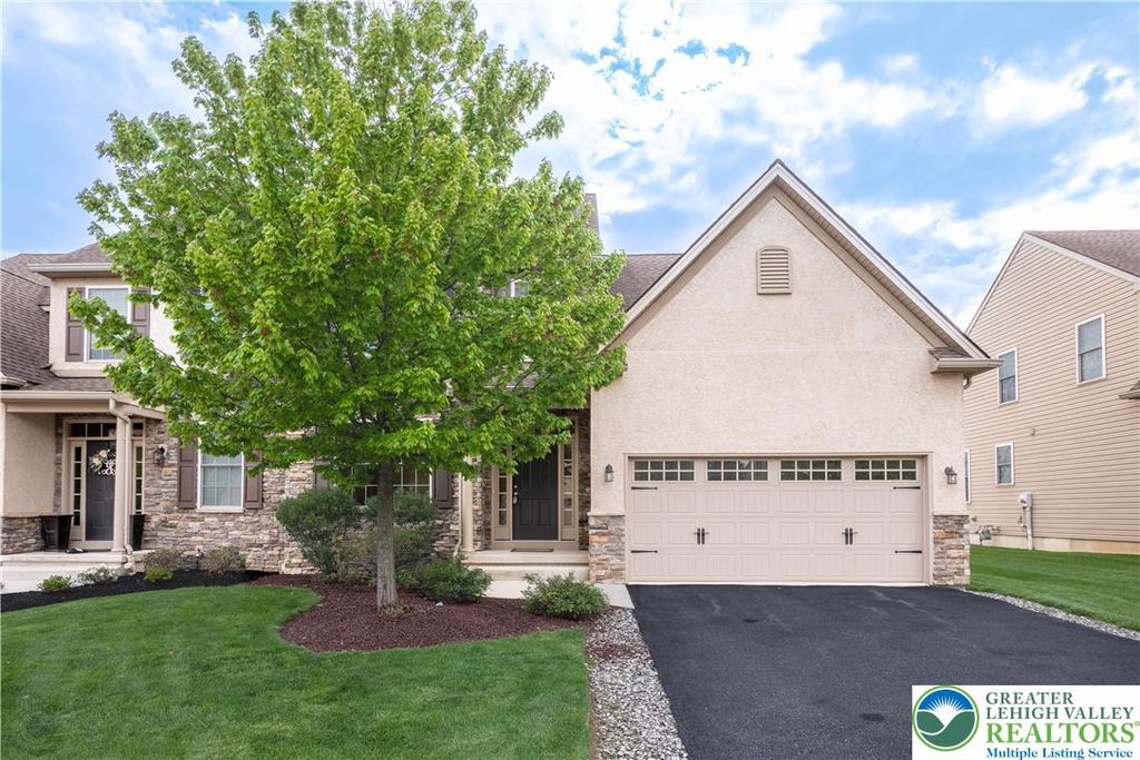 1638 Ressler Drive, South Whitehall Twp, PA 18069