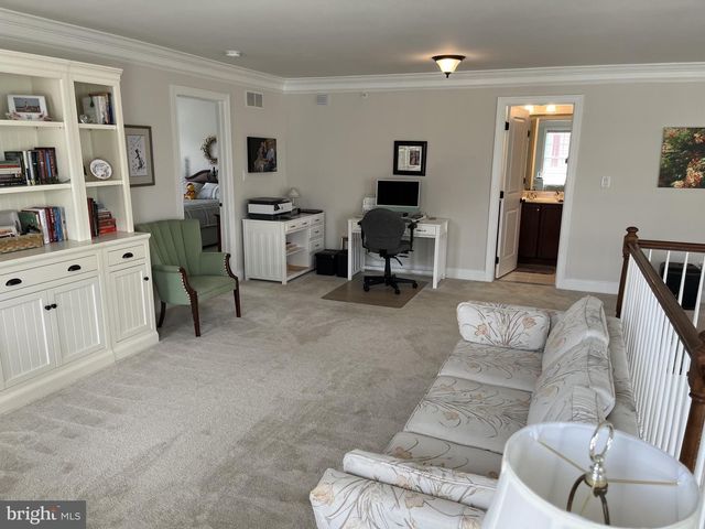 271 HOPEWELL DR, Collegeville, PA 19426