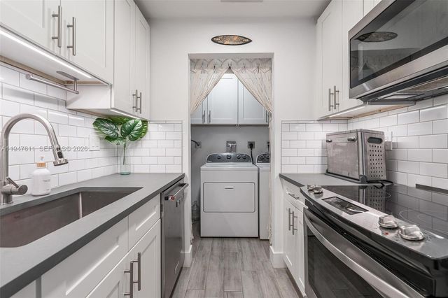 130-134 NW 57th St, Oakland Park, FL 33309