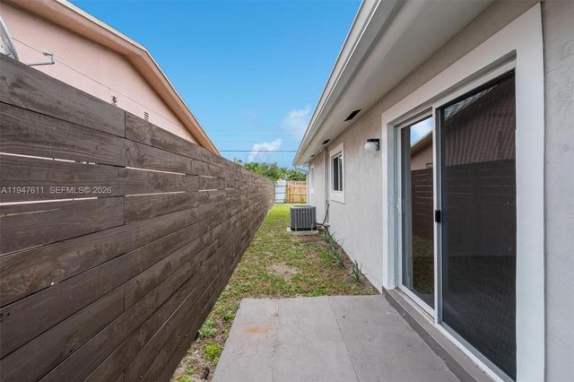 130-134 NW 57th St, Oakland Park, FL 33309