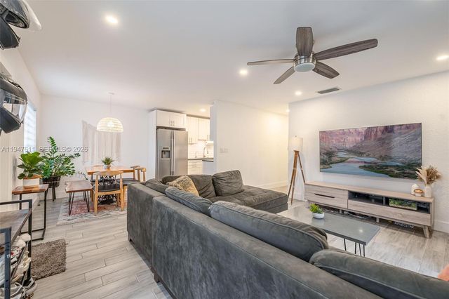 130-134 NW 57th St, Oakland Park, FL 33309