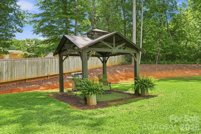 312 Sailwinds Road, Mooresville, NC 28115