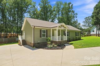 312 Sailwinds Road, Mooresville, NC 28115