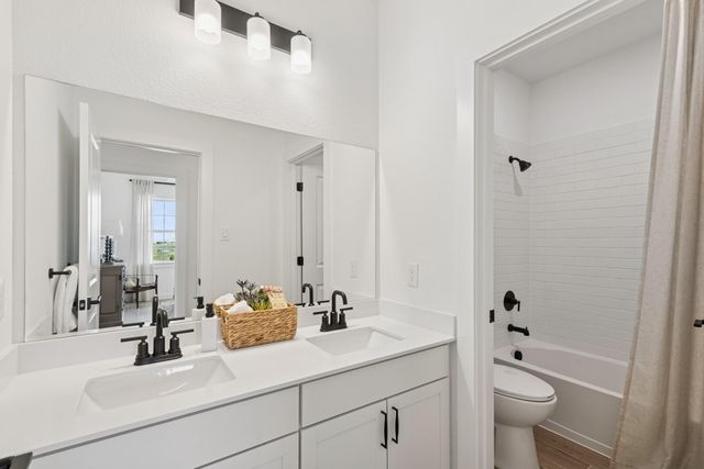 12102 Upper Meadows Avenue, Mont Belvieu, TX 77535