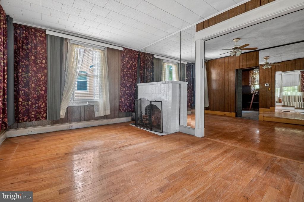 Image 10 of property listing at 3400 PARKINGTON AVE, Baltimore, MD 21215