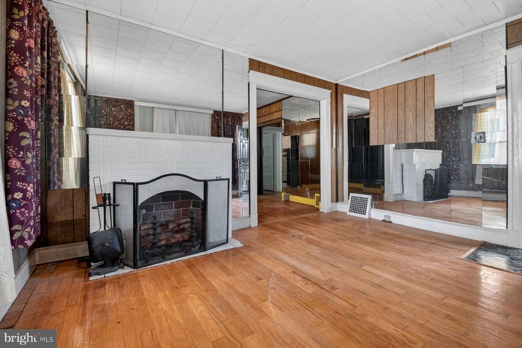 Image 11 of property listing at 3400 PARKINGTON AVE, Baltimore, MD 21215