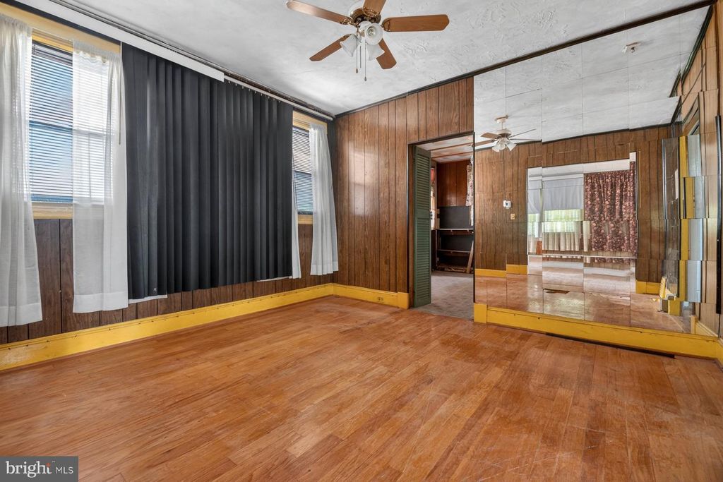 Image 12 of property listing at 3400 PARKINGTON AVE, Baltimore, MD 21215