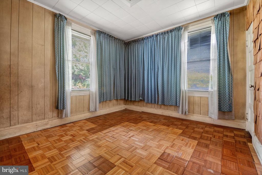 Image 19 of property listing at 3400 PARKINGTON AVE, Baltimore, MD 21215