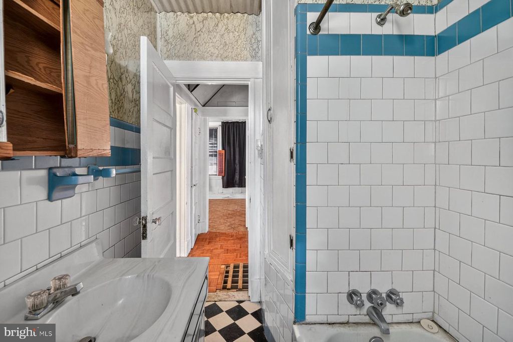 Image 21 of property listing at 3400 PARKINGTON AVE, Baltimore, MD 21215
