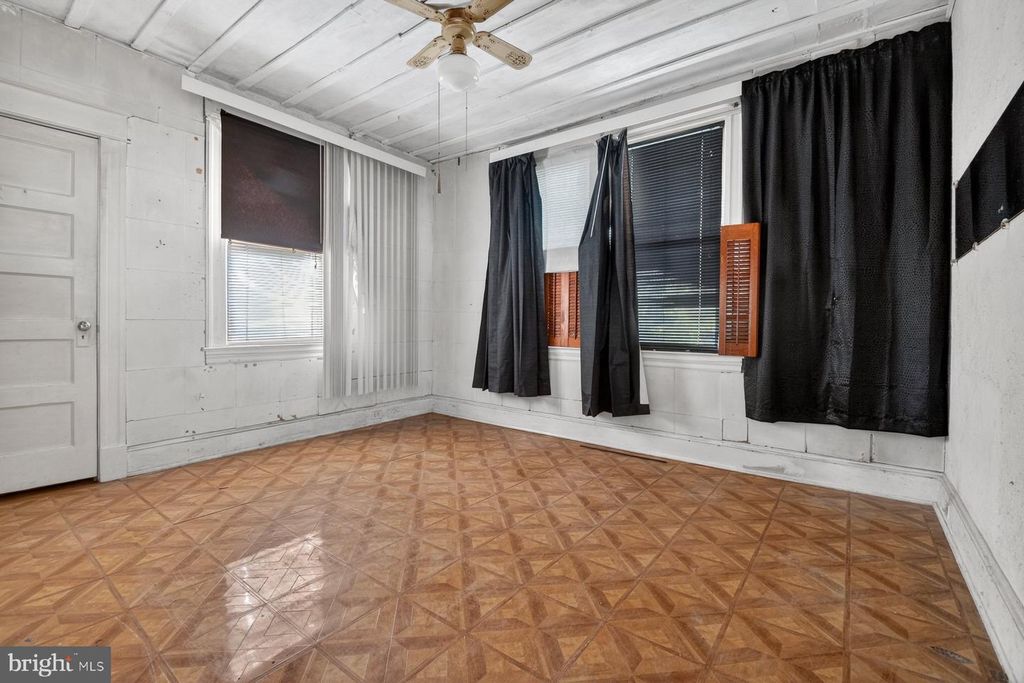 Image 22 of property listing at 3400 PARKINGTON AVE, Baltimore, MD 21215
