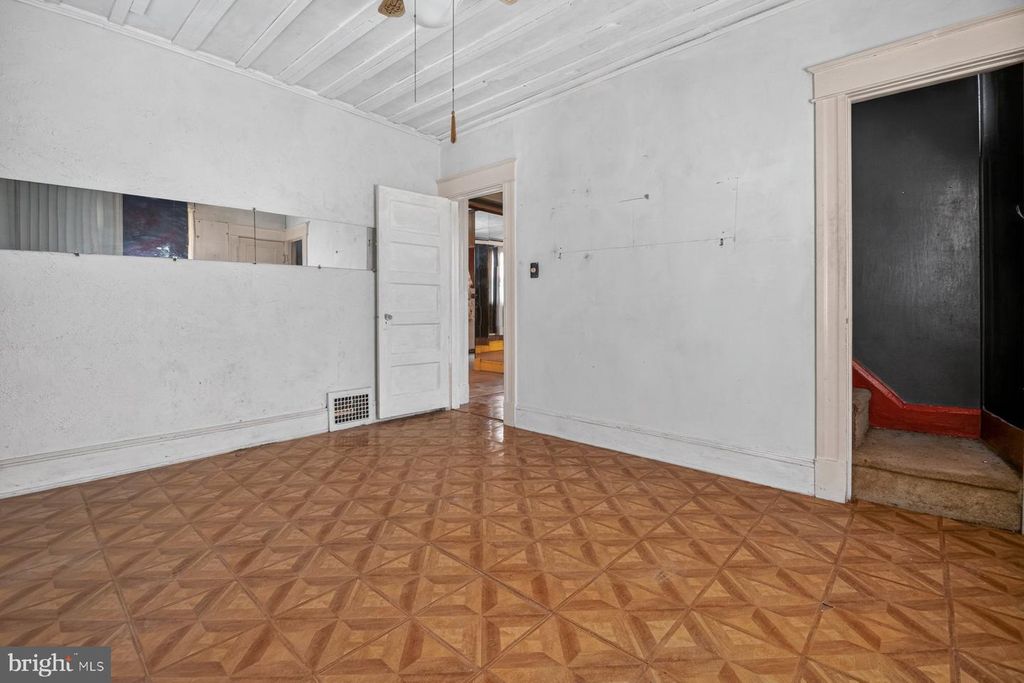 Image 23 of property listing at 3400 PARKINGTON AVE, Baltimore, MD 21215