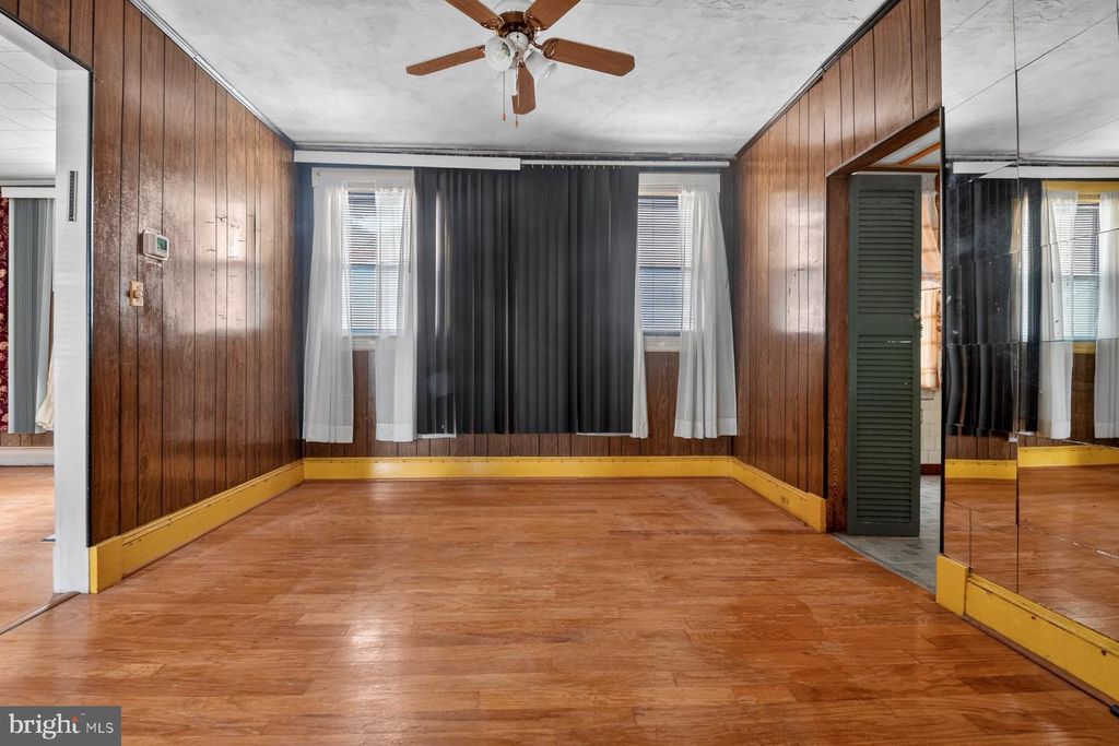 Image 33 of property listing at 3400 PARKINGTON AVE, Baltimore, MD 21215