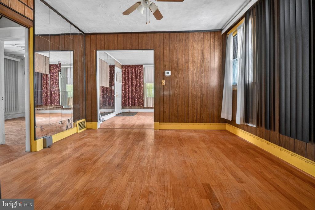 Image 35 of property listing at 3400 PARKINGTON AVE, Baltimore, MD 21215