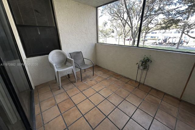 6800 Cypress Rd 207, Plantation, FL 33317