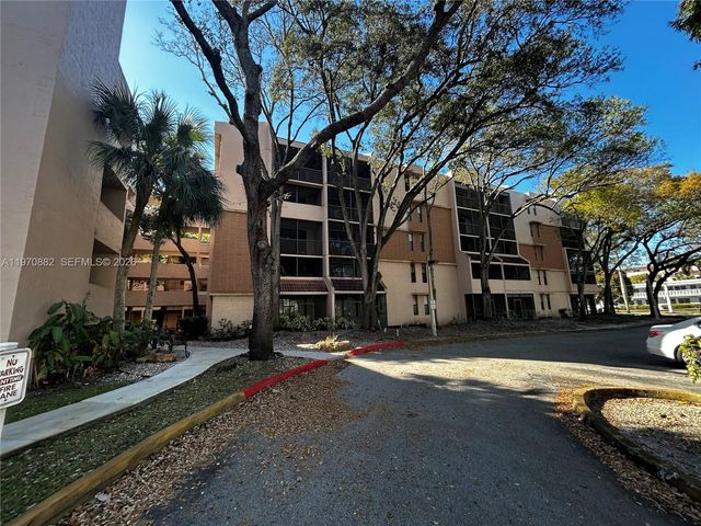 6800 Cypress Rd 207, Plantation, FL 33317