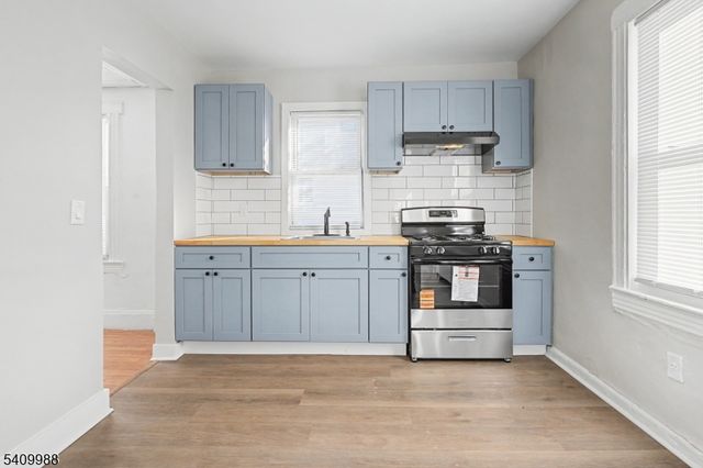 99 Kansas St, Hackensack City, NJ 07601