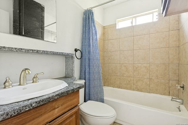 3414 GATEWAY DR, San Antonio, TX 78210