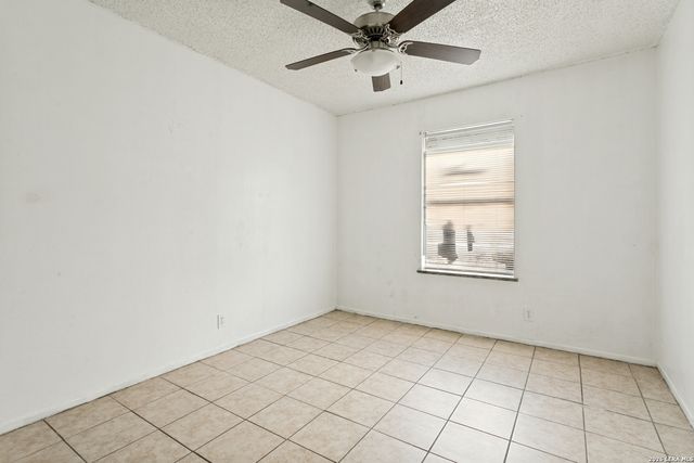 3414 GATEWAY DR, San Antonio, TX 78210