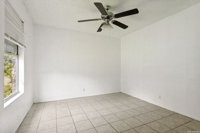 3414 GATEWAY DR, San Antonio, TX 78210