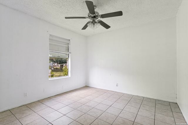 3414 GATEWAY DR, San Antonio, TX 78210