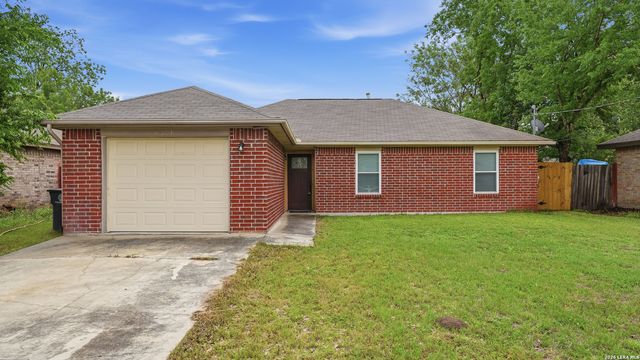 2221 Michigan, New Braunfels, TX 78130